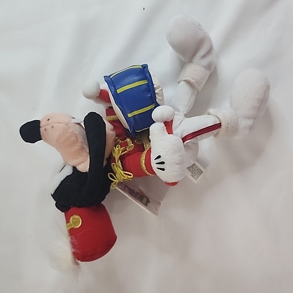 NWT Disneyland 2000 Band Drummer Goofy Beanie Plush - Picture 8 of 12